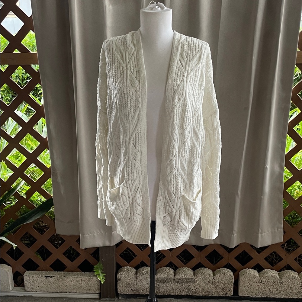 Elegant White Cable Knit Sweater